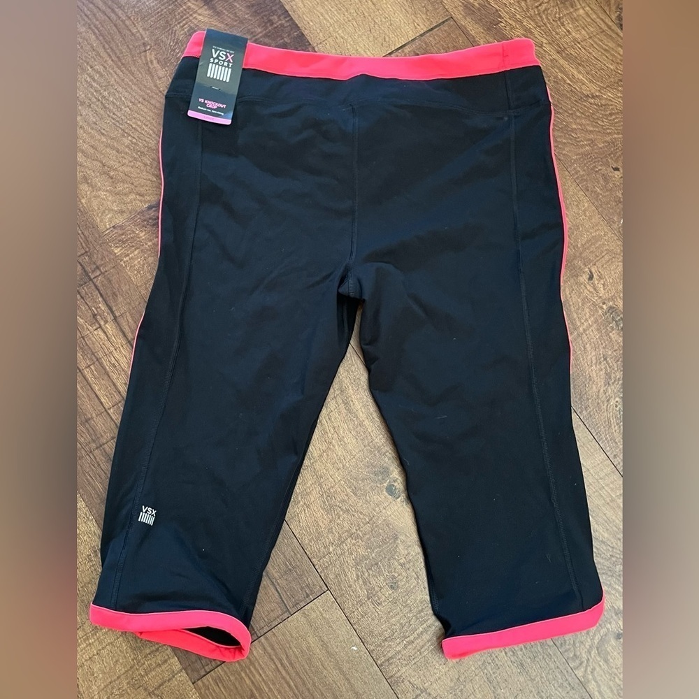 NWT Victoria’s Secret VSX sport crop activewear leggings Sz large
